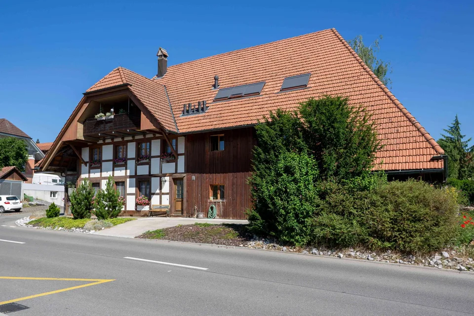 Bauernhaus mit fünf Mietwohnungen
