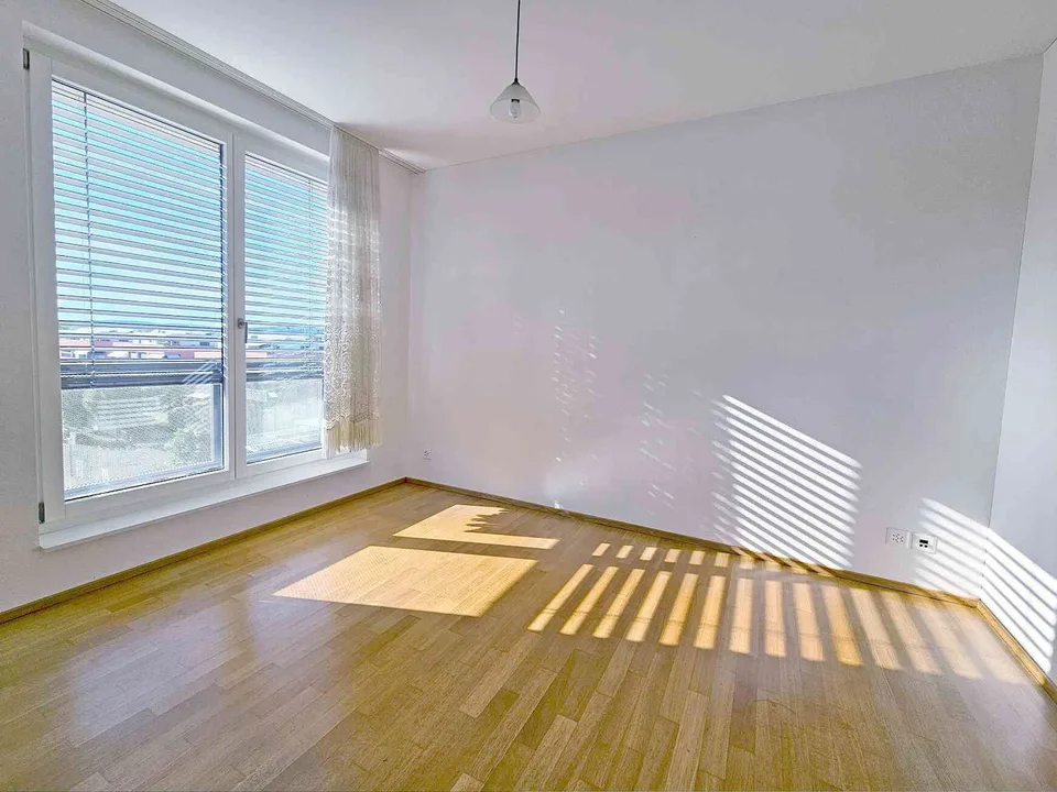 Gepflegte, ruhige und zentrale 3.5-Zimmer-Wohnung im obersten Stock