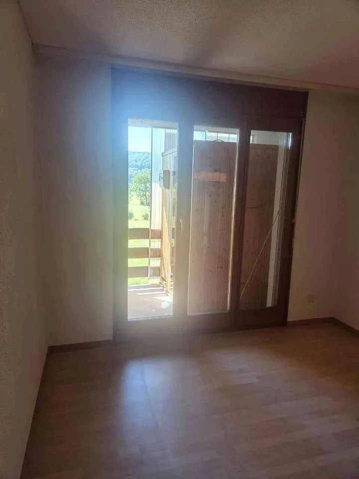 Zu verkaufen charmante 4 1/2 Zimmerwohnung mit Weitblick in Bettenhaus – Foto 6 von 14