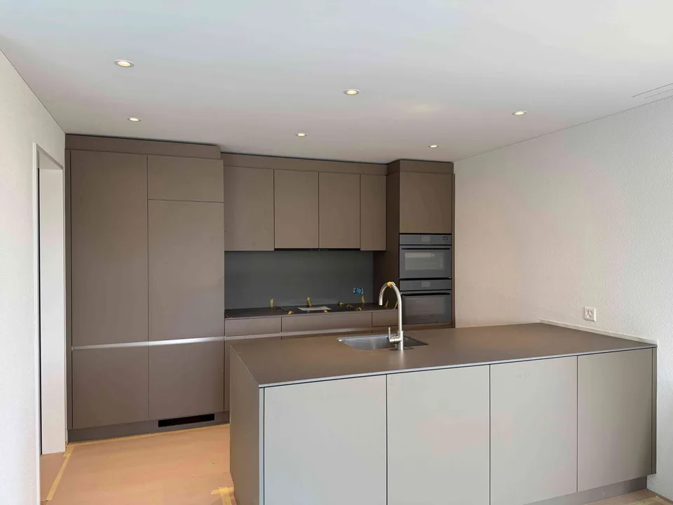 NEUBAU: Sehr grosse 2½-Zimmer-Gartenwohnung