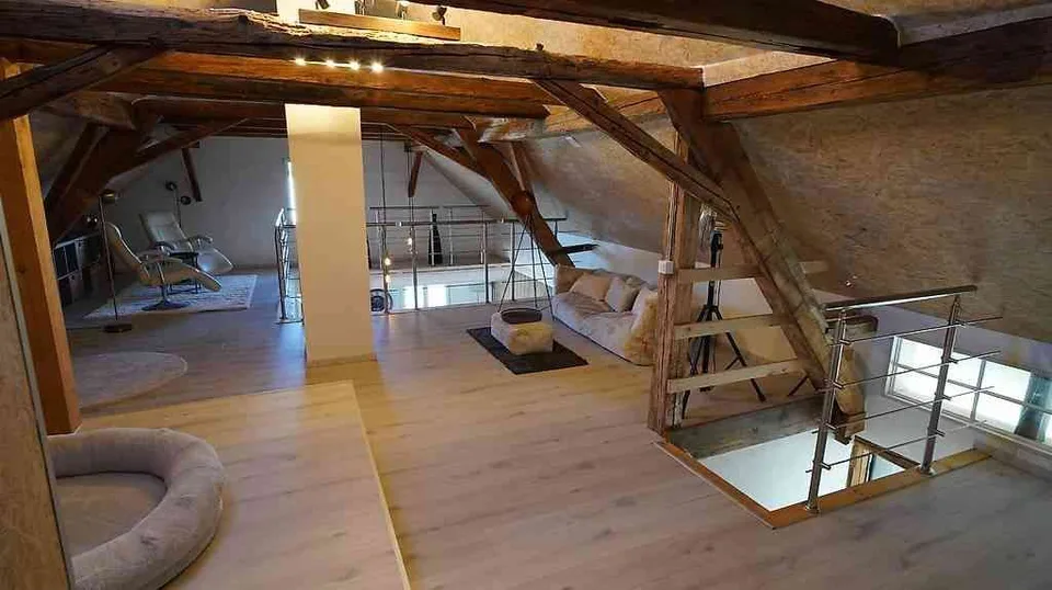 Geschäftshaus / Rendite / XXL-Wohnung - verkehrstechnisch perfekt