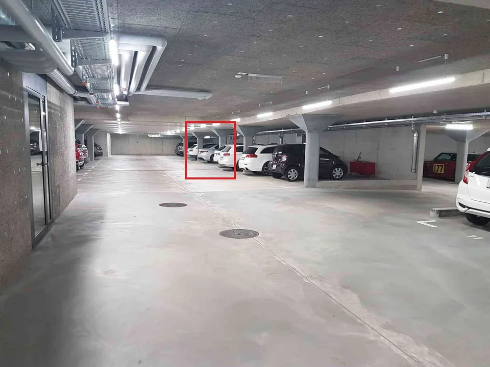 Tiefgaragenparkplatz im Zentrum von Aesch (BL)