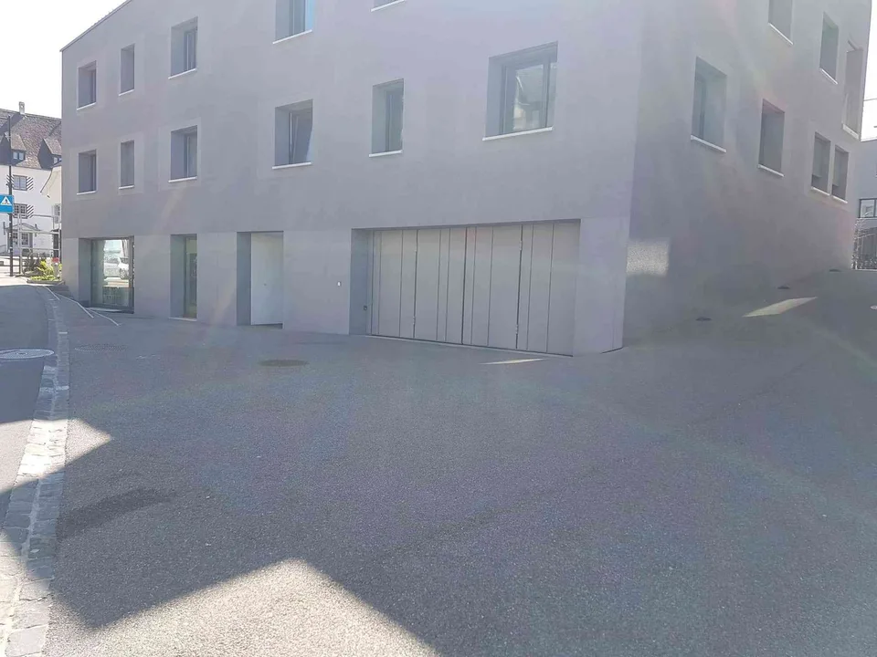 Tiefgaragenparkplatz im Zentrum von Aesch (BL)