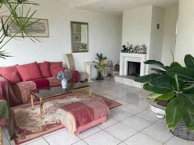 5-Zimmer Doppeleinfamilienhaus mit Garage für 4 Autos