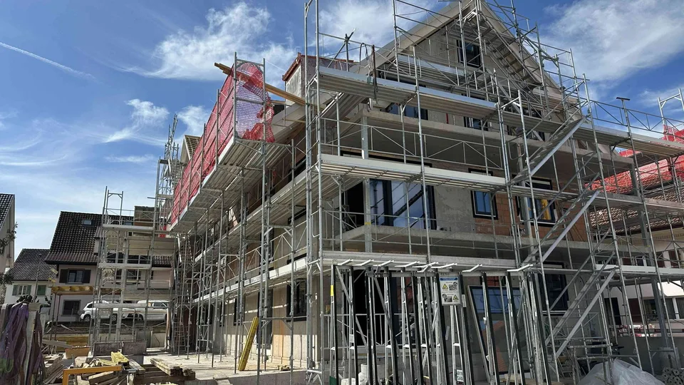 Neue 5.5 Maisonette-Wohnung mit Rheinblick - Erstbezug ab August 2026