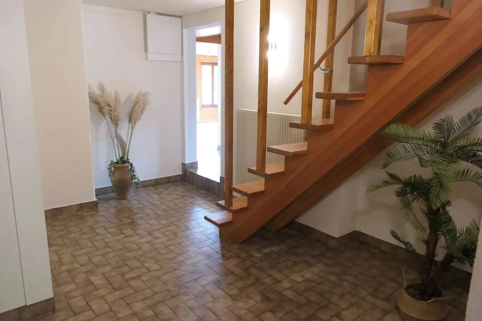 Couvet – Maison de 4 logements avec revenus locatifs