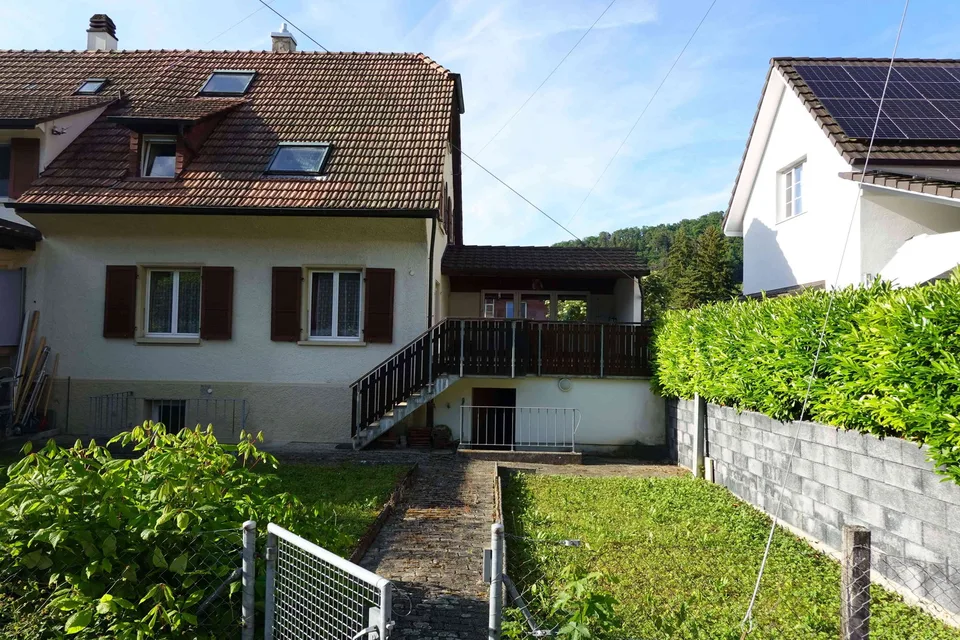 Doppelhaushälfte mit Potential in Oberdorf BL