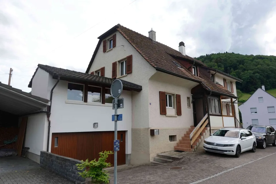 Doppelhaushälfte mit Potential in Oberdorf BL