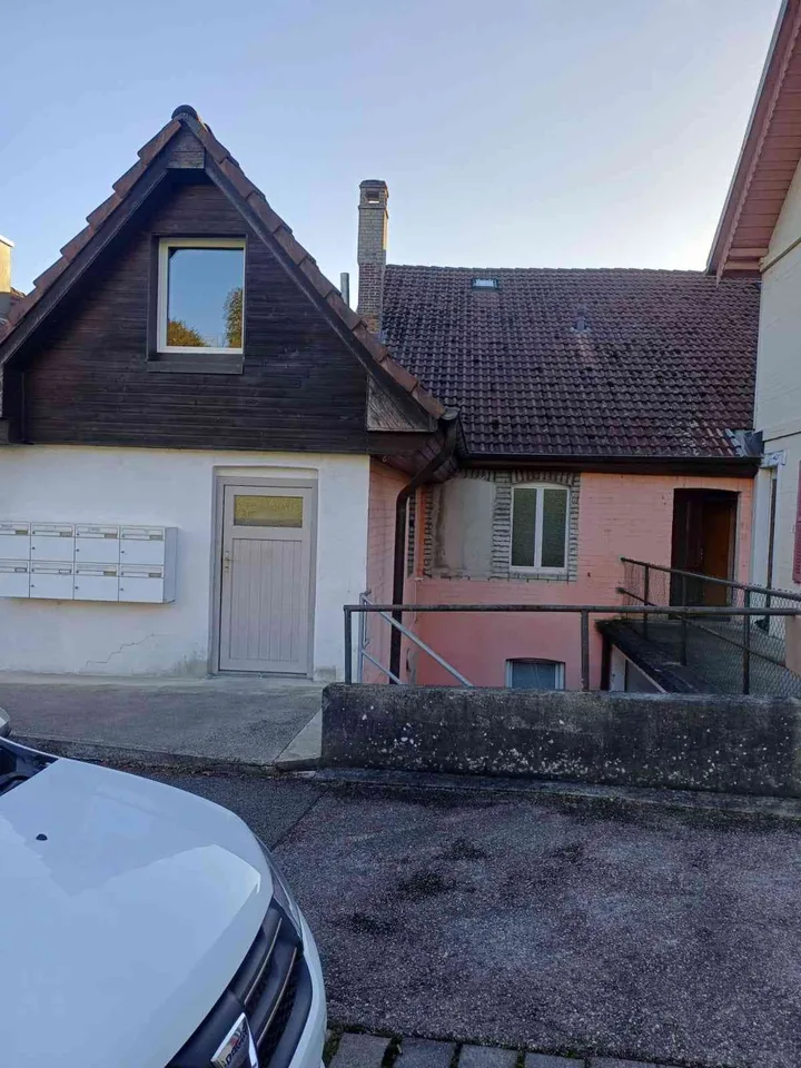 Maison locative de 8 appartements à vendre