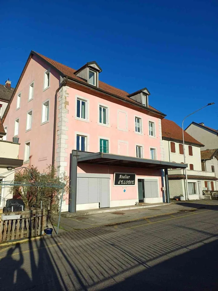 Maison locative de 8 appartements à vendre