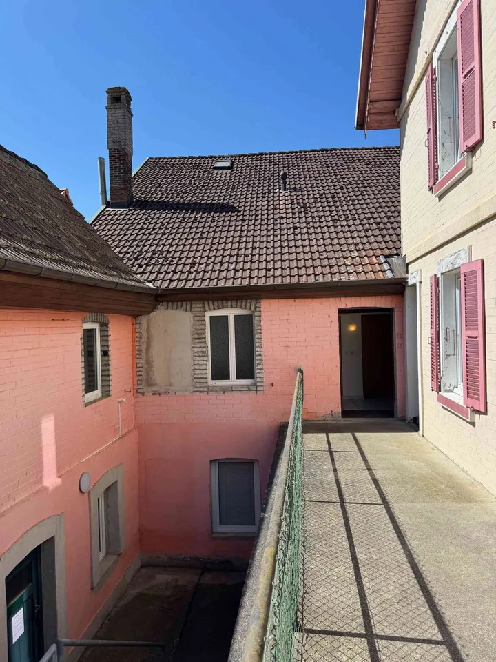 Maison locative de 8 appartements à vendre