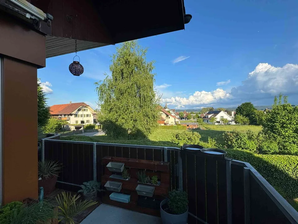 Zentral gelegene 4.5 Zimmer Wohnung mit grosszügigem Balkon