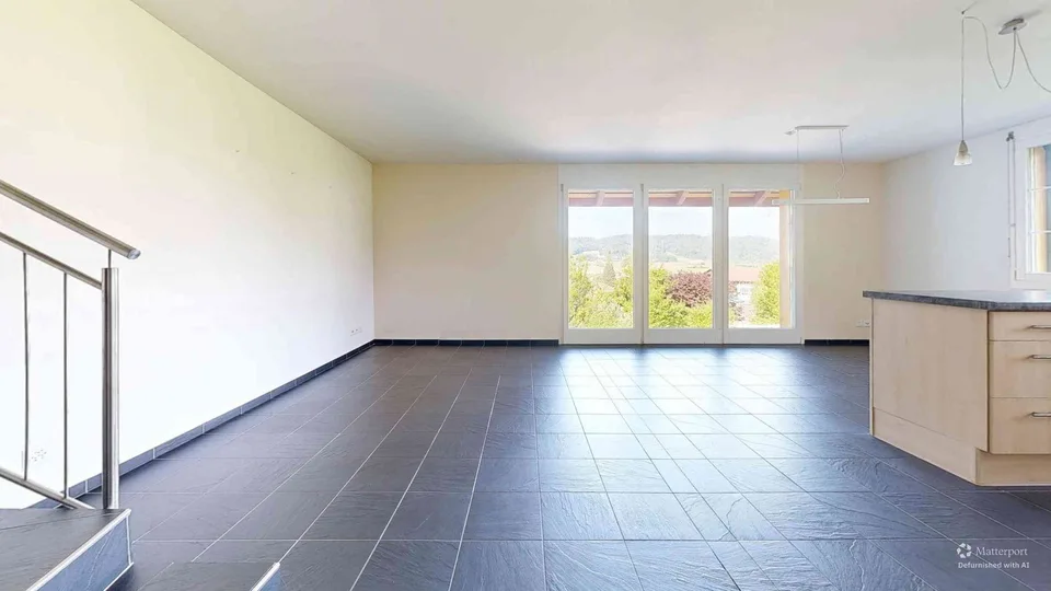 Platz für Tiere und Hobbys: Ehemaliges Bauernhaus an sonniger Hanglage