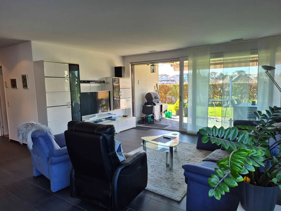 Moderne 4.5-Zimmer-Gartenwohnung (120 m²) mit Jura-Blick in Niederlenz