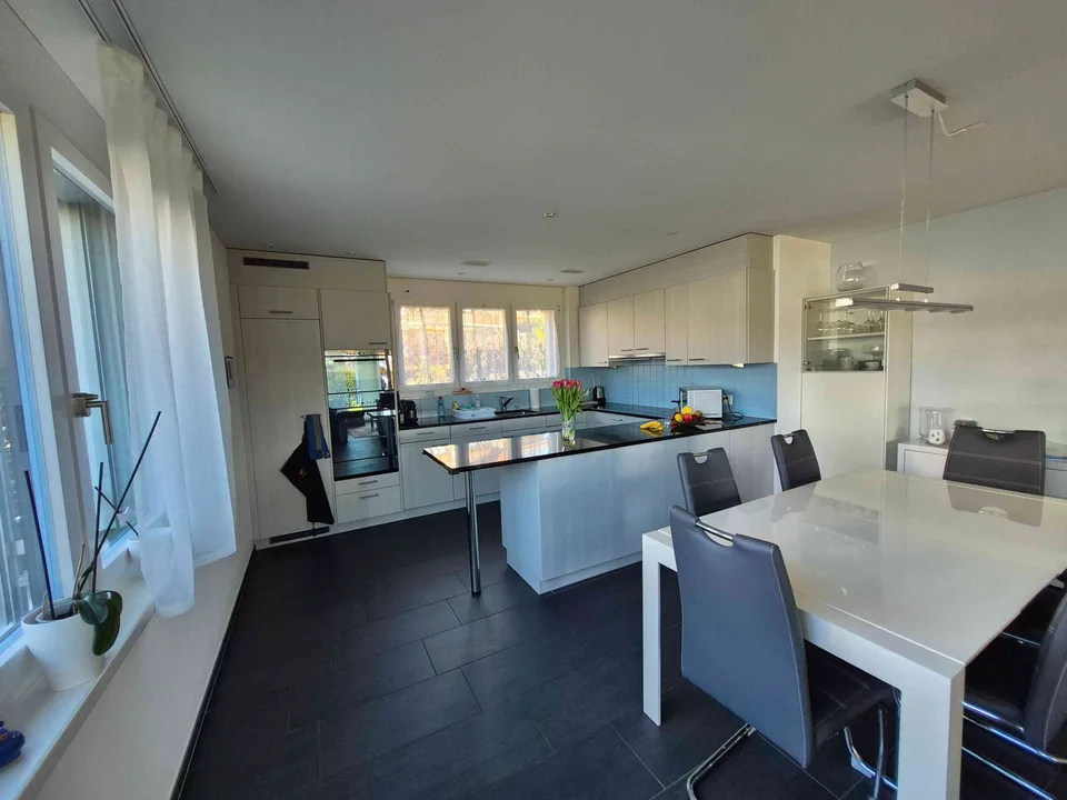 Moderne 4.5-Zimmer-Gartenwohnung (120 m²) mit Jura-Blick in Niederlenz