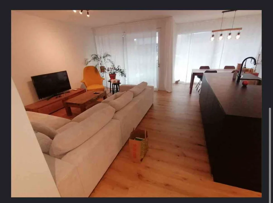Exklusive 2.5-Zimmer-Neubauwohnung (2023) – möbliert & sofort bezugsbe