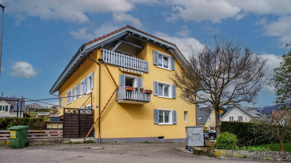 Grosses Haus mit 3 Wohnungen - Kein Renditeobjekt