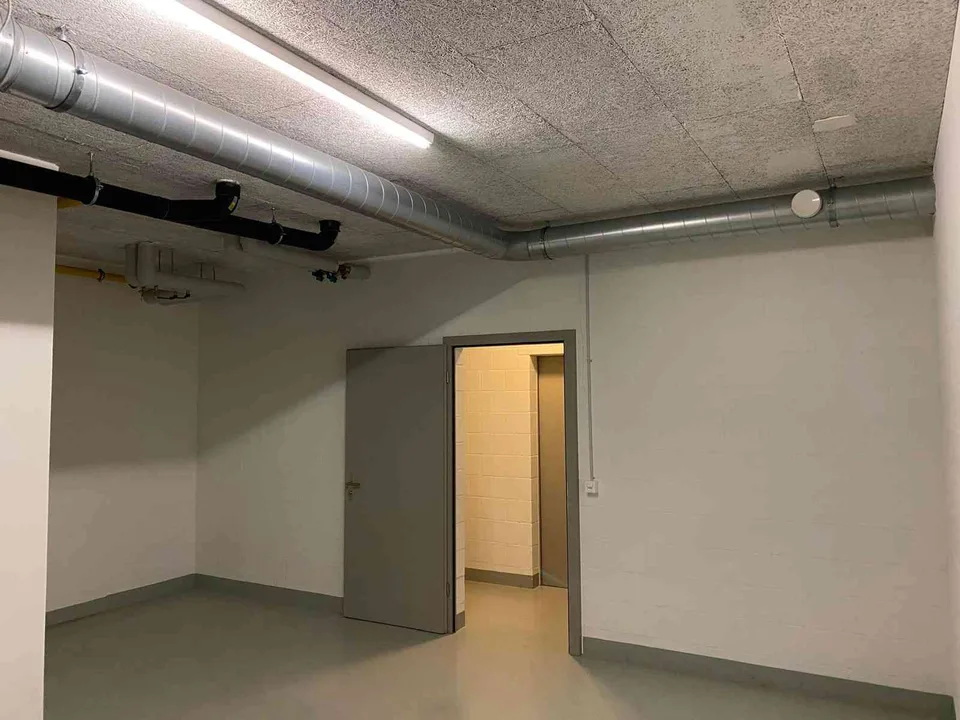 VERMIETETE GESCHÄFTSRÄUME AN ZENTRALER LAGE
