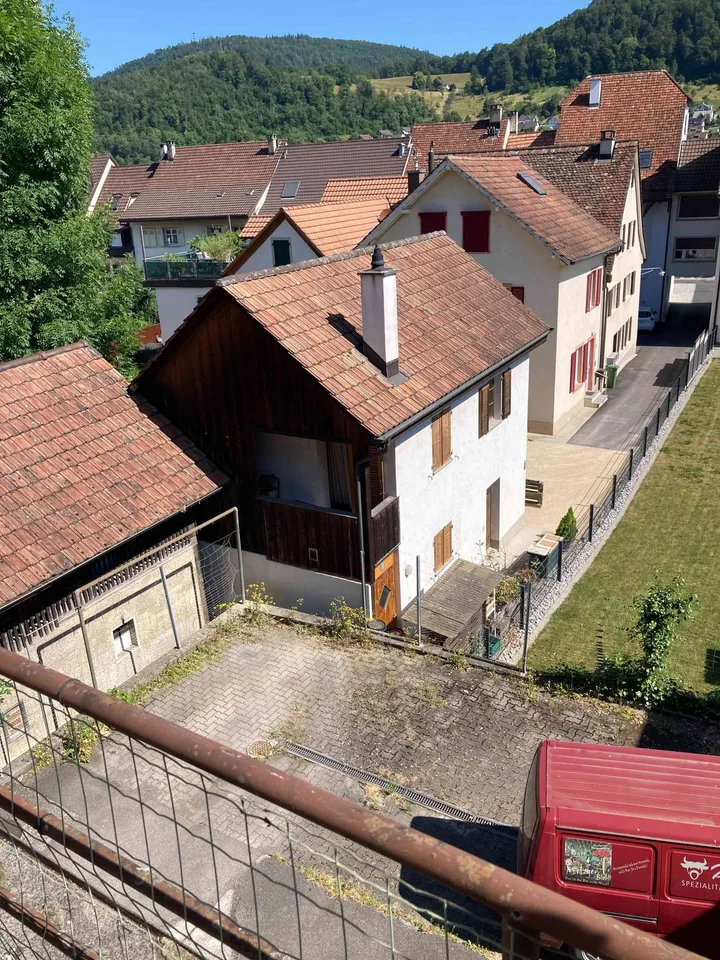 Mitten im Unterdorf von Lausen, verkaufen wir das tolle EFH