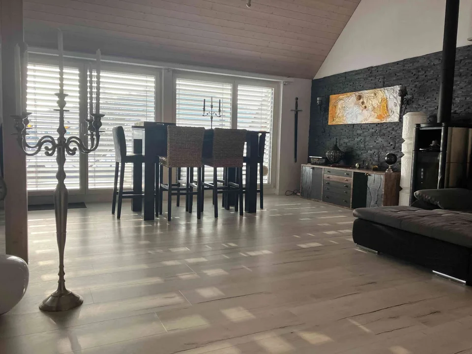 2 Familienhaus mit jeweils 2 Maisonettenwohnungen