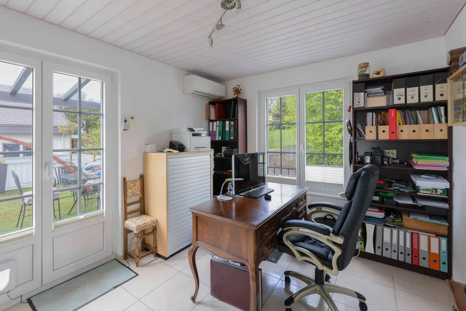 4.5 Zimmer Doppeleinfamilienhaus mit 2 zus. ausgebauten Zimmern im UG