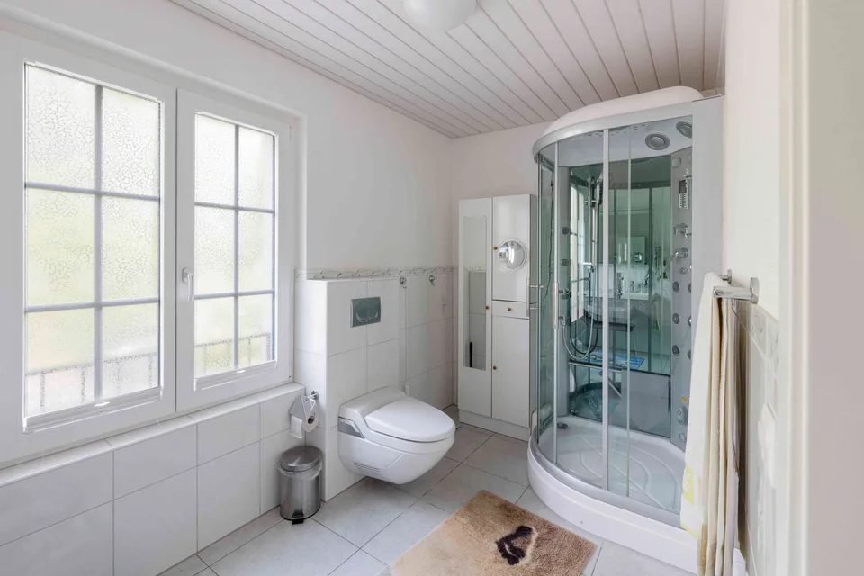 4.5 Zimmer Doppeleinfamilienhaus mit 2 zus. ausgebauten Zimmern im UG
