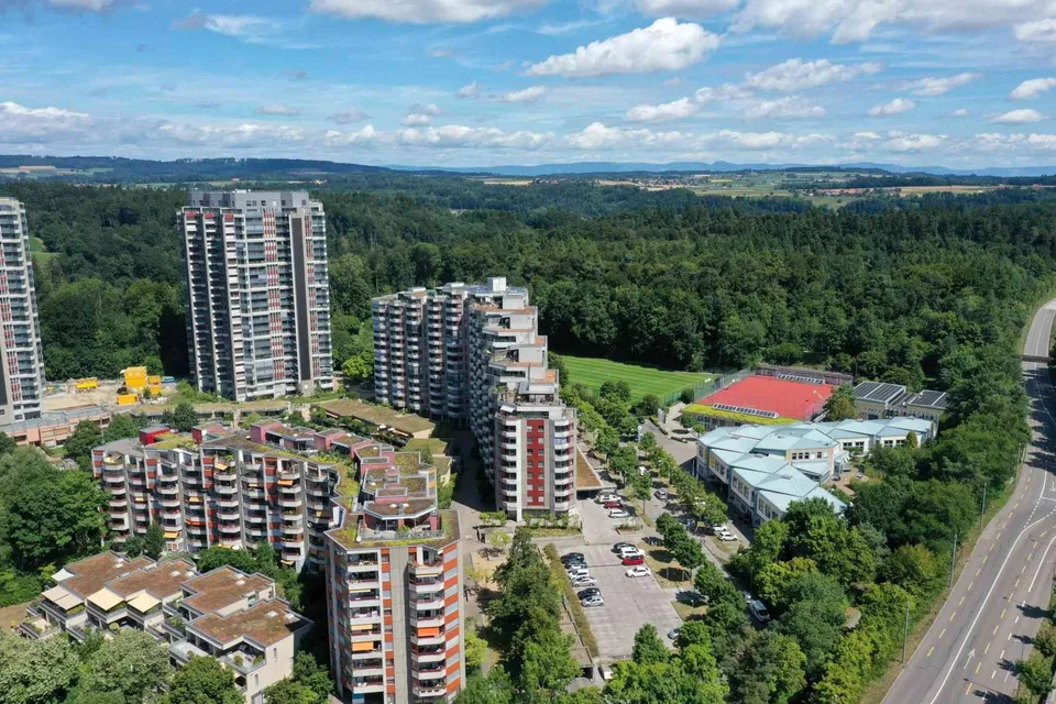 Im Zentrum einer grossen Wohnüberbauung – mit 4.5-Zimmerwohnung