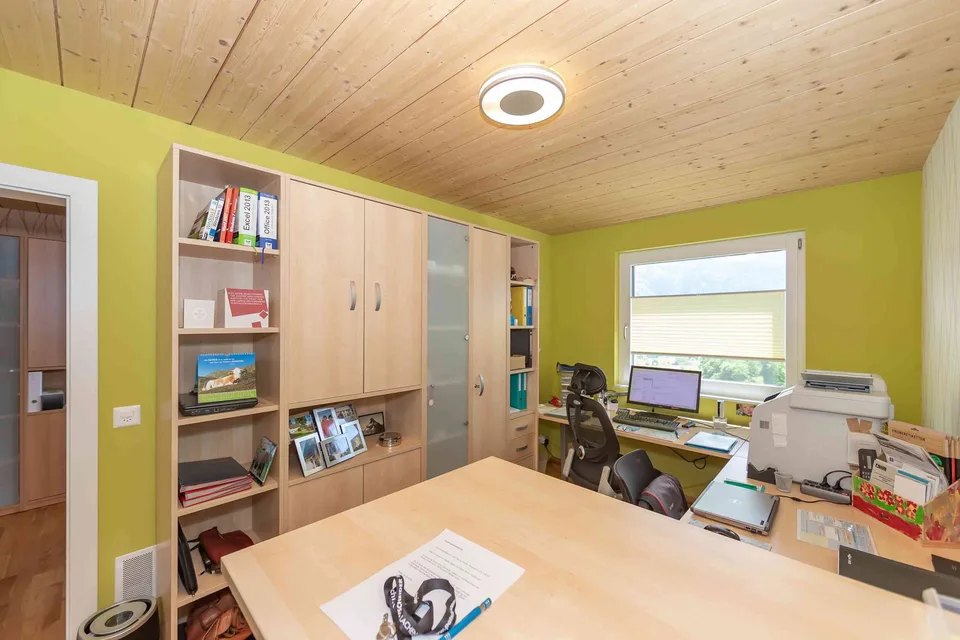 Traumhaftes Wohnhaus mit Einliegerwohnung oder Bürofläche – photo 10 sur 13