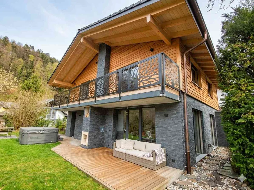 Modernes 5.5-Zimmer-Einfamilienhaus mit Aussicht, Sauna & Cheminée