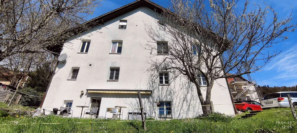 Jura Mehrfamilienhaus