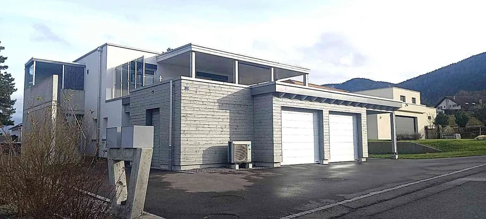 Grande maison de 2 appartements avec la possibilité d'en créer un 3ème