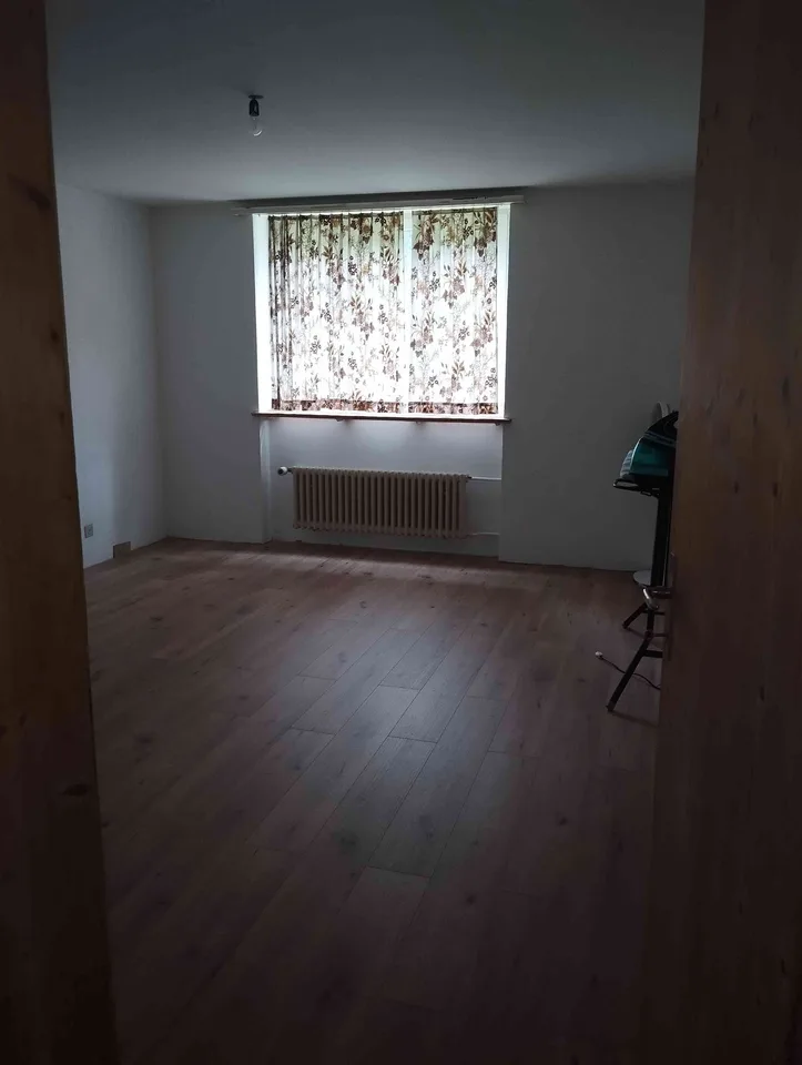 Charmante 7.5 Zimmer Doppelhaushälfte mit Garten