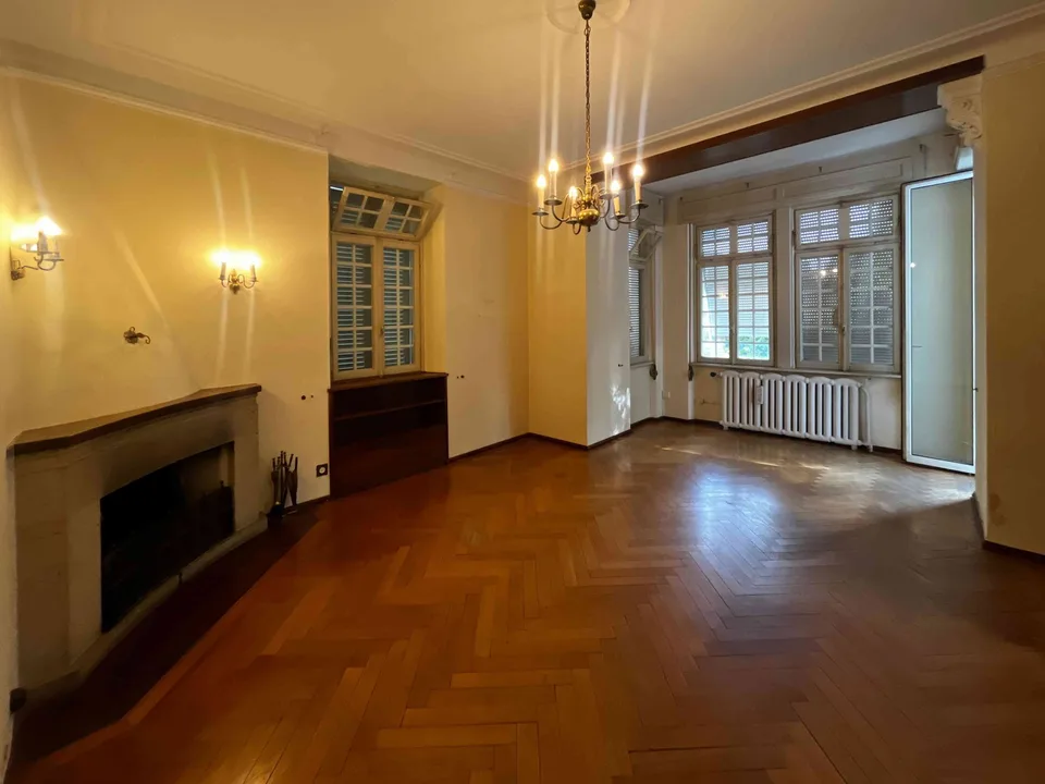 Elegante villa d'epoca degli anni '30 da valorizzare