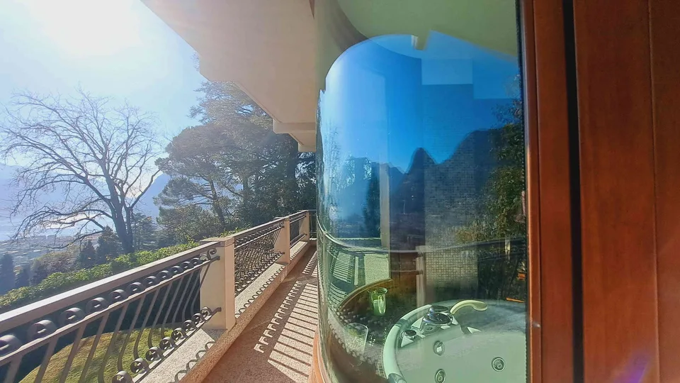 Villa con piscina a Massagno