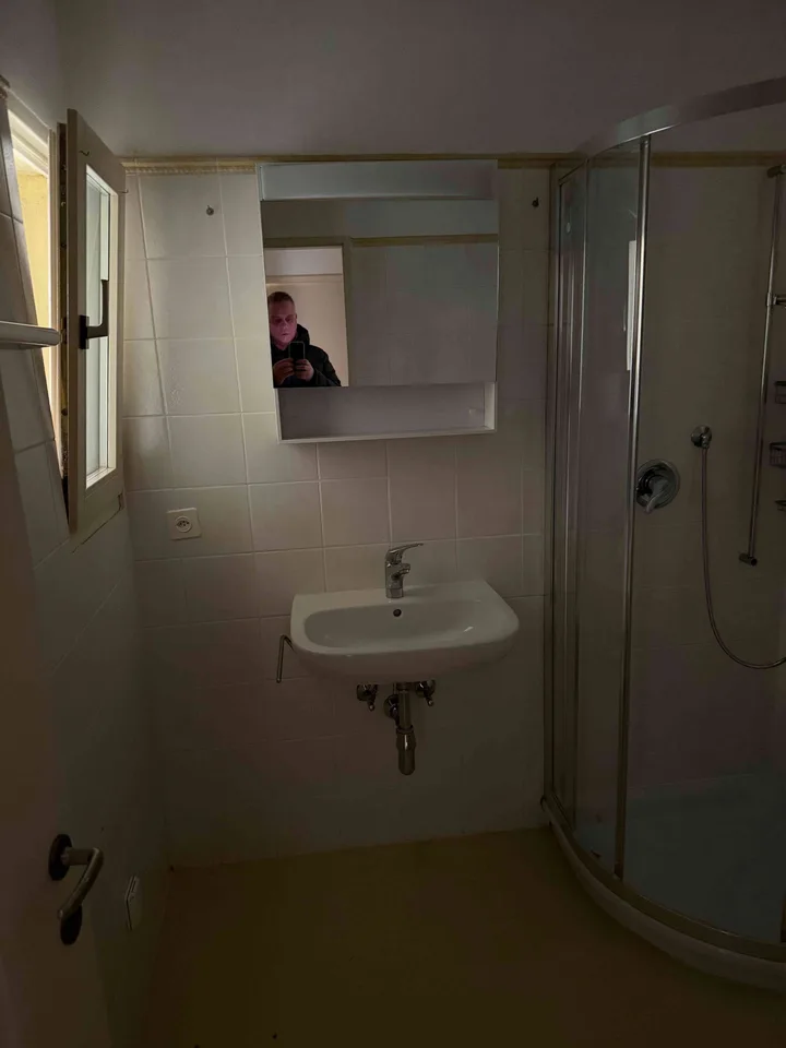 Copia Vendesi casa indipendente con giardino nel nucleo di Melide