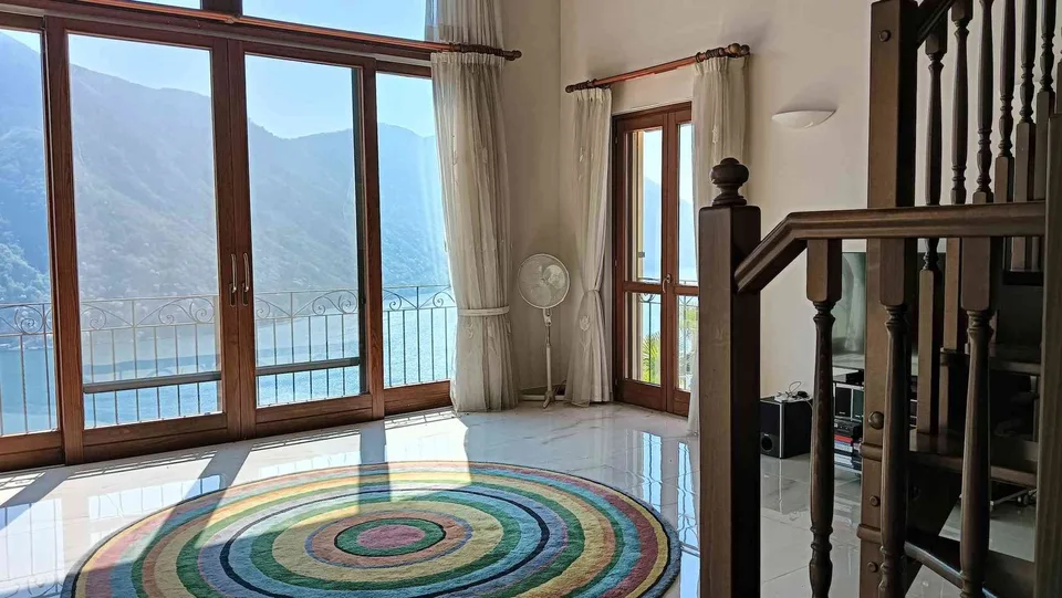 Vista lago, 4.5 locali,Piscina,Box doppio,Vicino Lugano (10min)