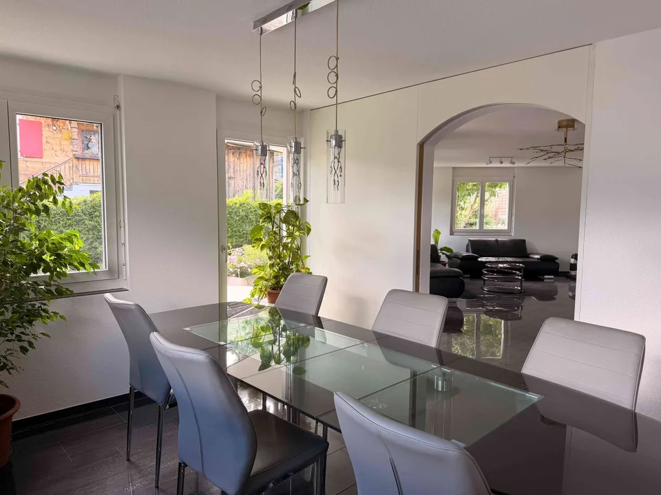 6.5-Zimmer-Einfamilienhaus mit Garten und Bergsicht
