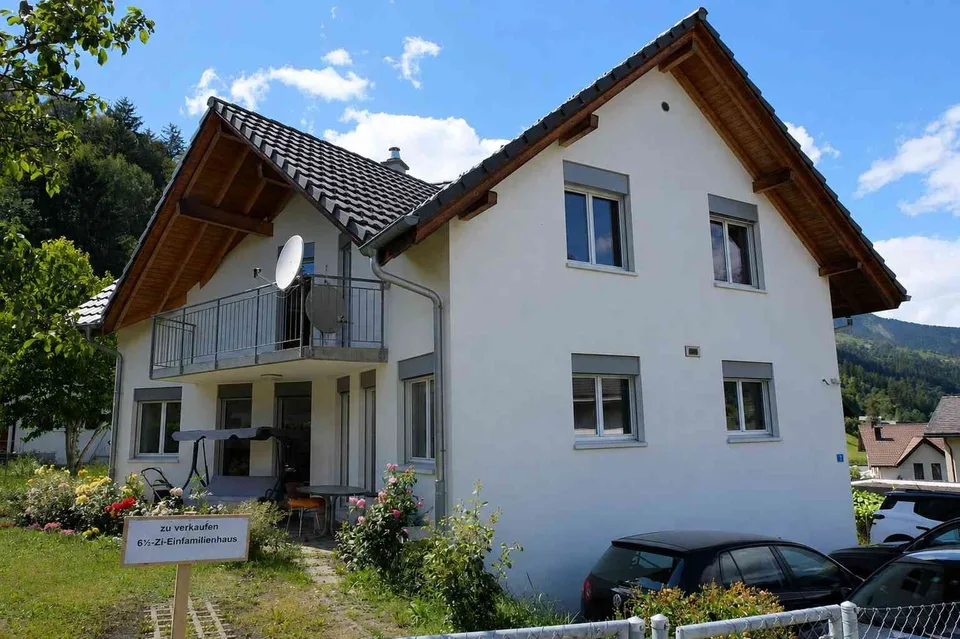 6.5-Zimmer-Einfamilienhaus mit Garten und Bergsicht