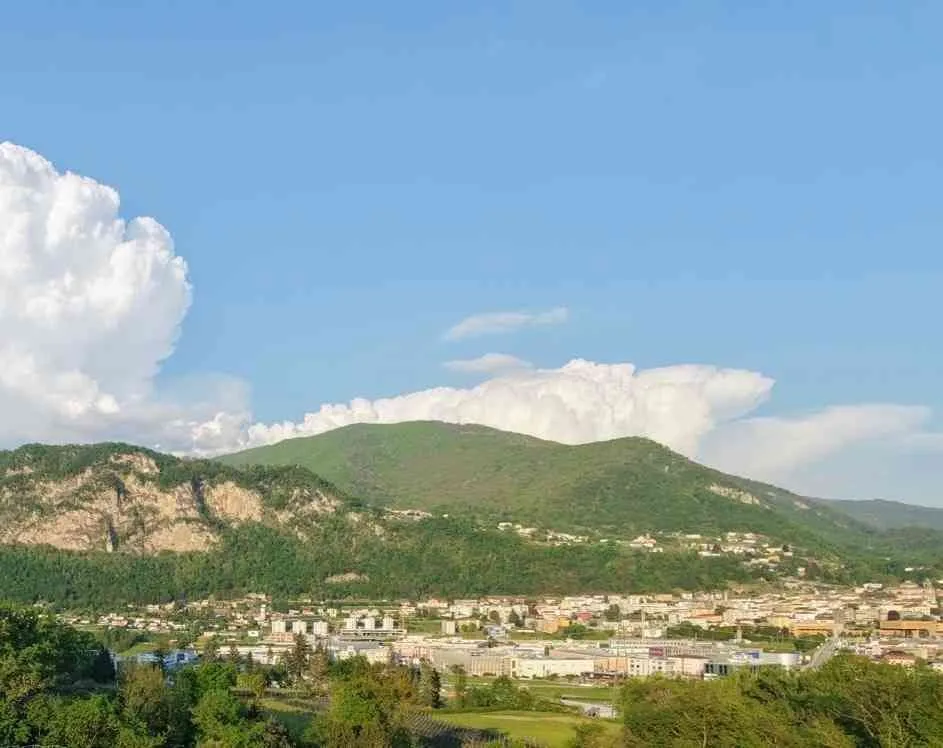 MENDRISIO: PALAZZINA A REDDITO