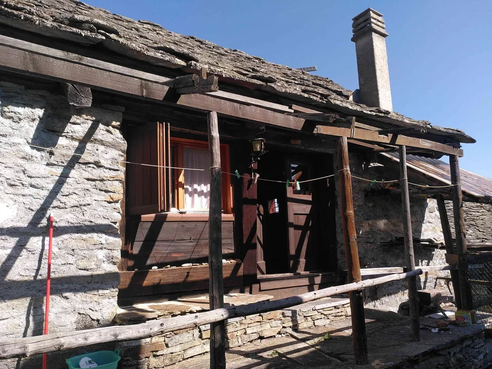 Rustico mit Solaranlage und frischem Bergwasser