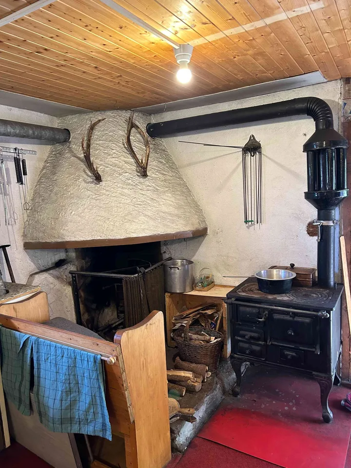 Rustico mit Solaranlage und frischem Bergwasser