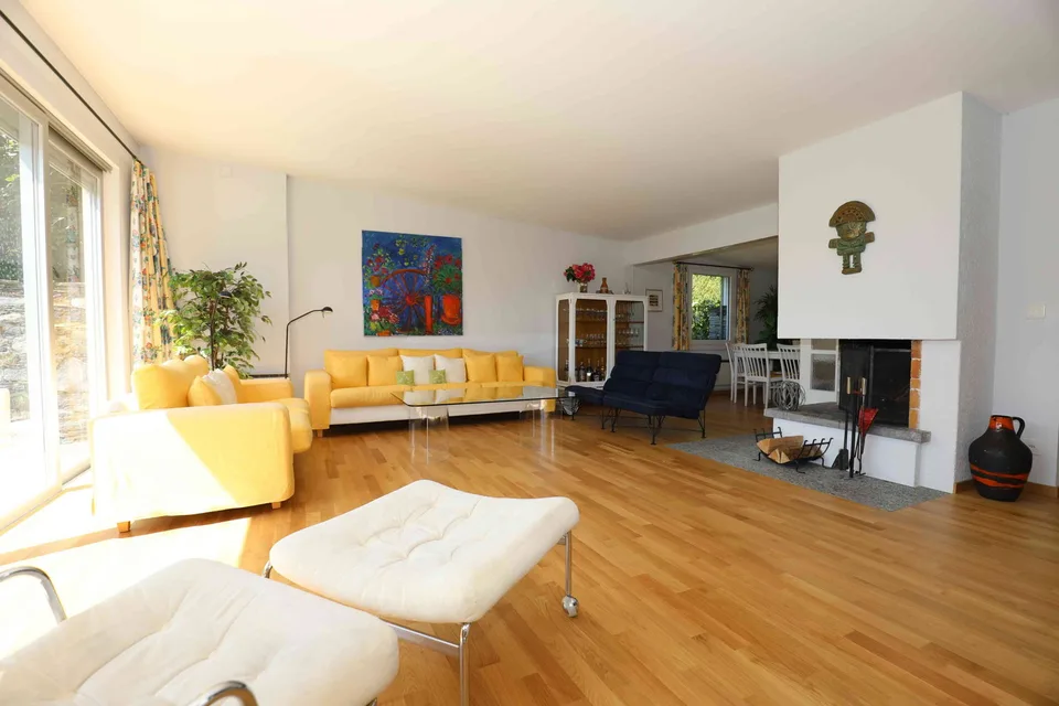 Schönes Ferienhaus in einer sonnigen Lage in Brione s. Minusio