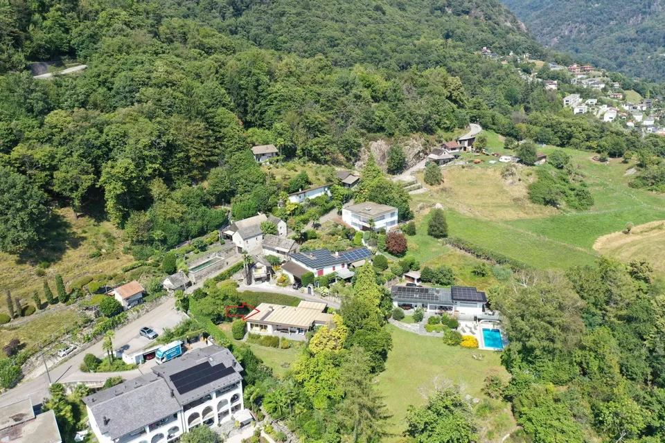 Schönes Ferienhaus in einer sonnigen Lage in Brione s. Minusio
