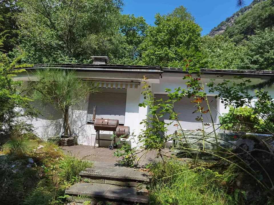 EFH Brione Verzasca - Liebhaberobjekt mitten in der Natur!