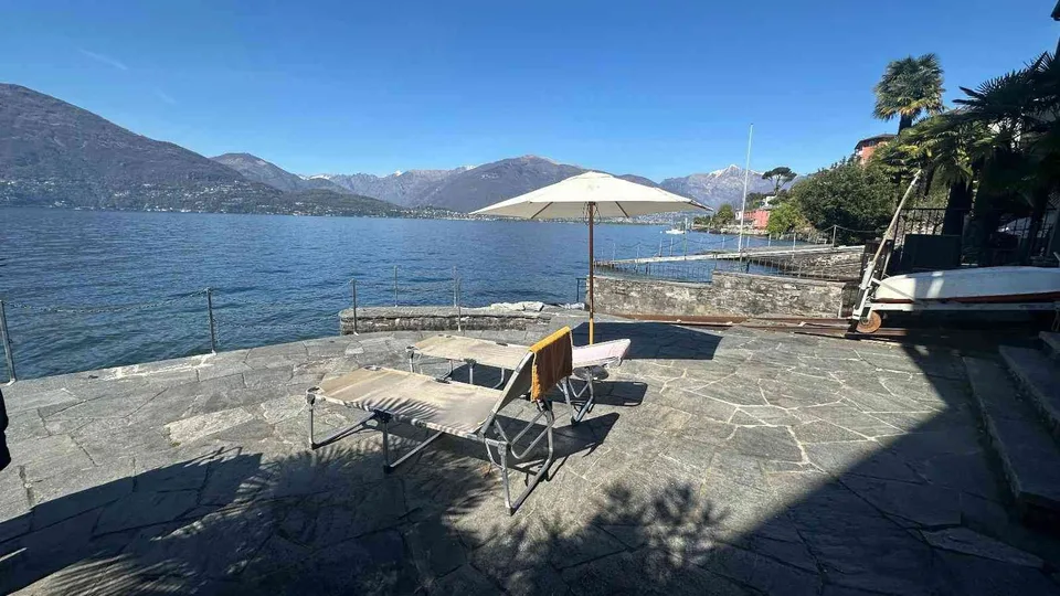 Seeliegenschaft Ferienhaus-Teil mit 2 Wohnungen Seeterrasse und Garage