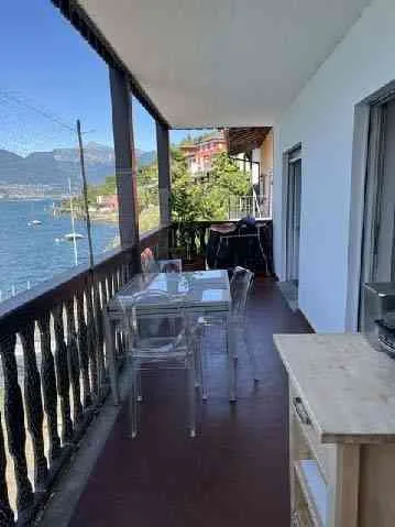 Seeliegenschaft Ferienhaus-Teil mit 2 Wohnungen Seeterrasse und Garage