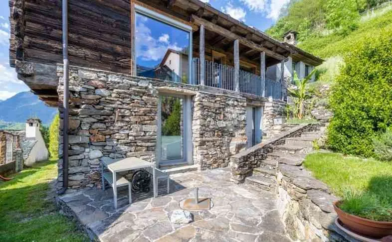 Ferienidylle im Bleniotal, 500jähriges Valserhaus komplett restauriert