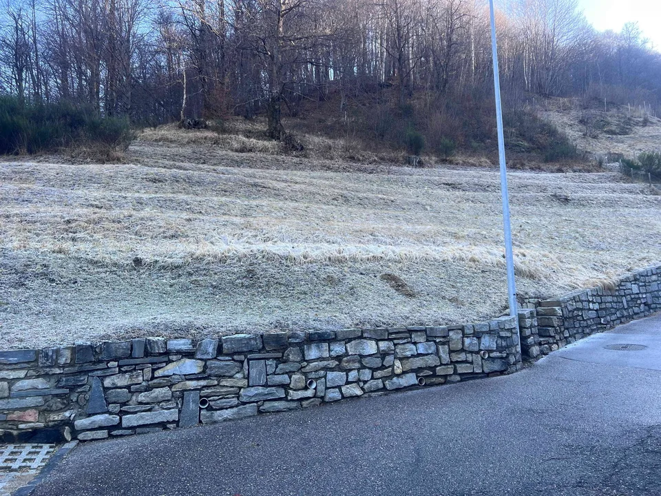 Terreno con progetto approvato per 4 case a Lugano-Valcolla