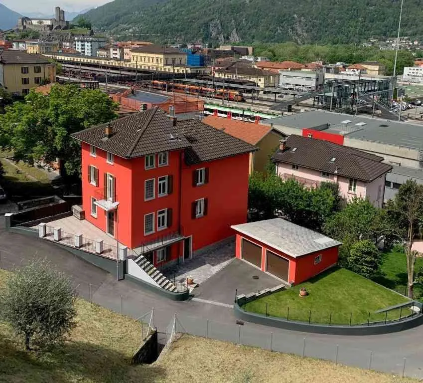 casa di 3 appartamenti a Bellinzona-Daro, posizione unica