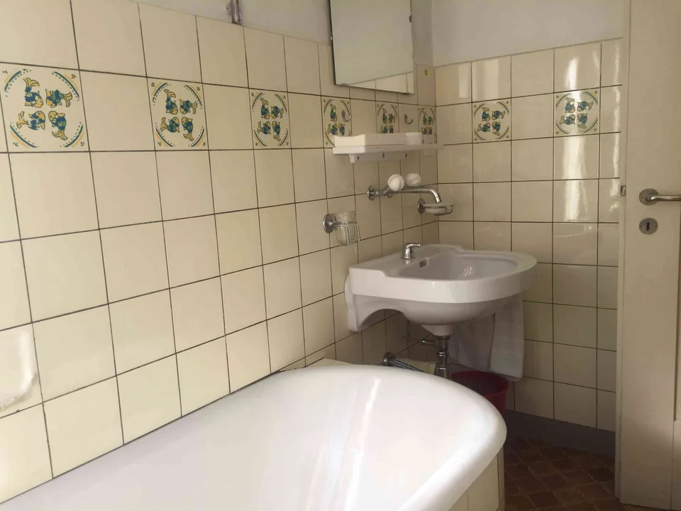 Grosses Wohnhaus / Grande casa residenziale